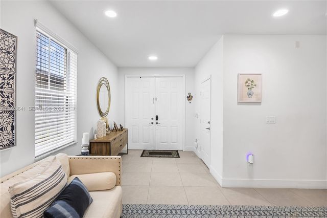 10470 NW 69th Ter 1, Doral, FL 33178