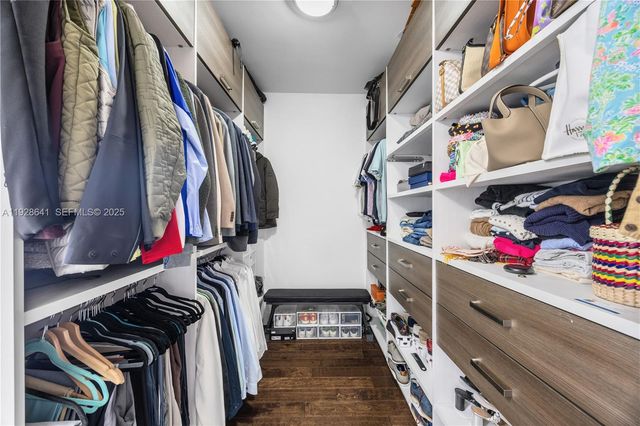 10470 NW 69th Ter 1, Doral, FL 33178