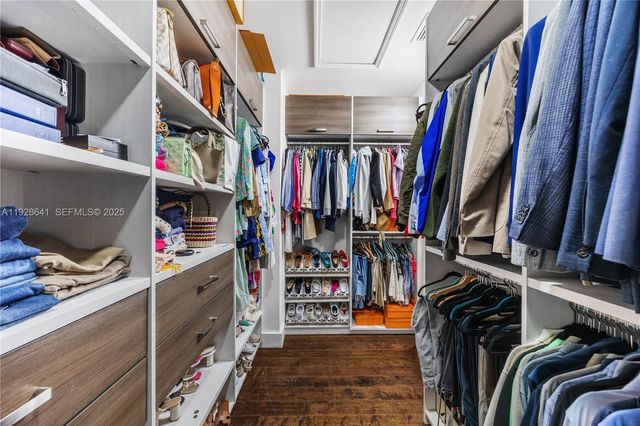 10470 NW 69th Ter 1, Doral, FL 33178