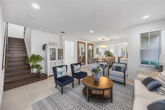 10470 NW 69th Ter 1, Doral, FL 33178