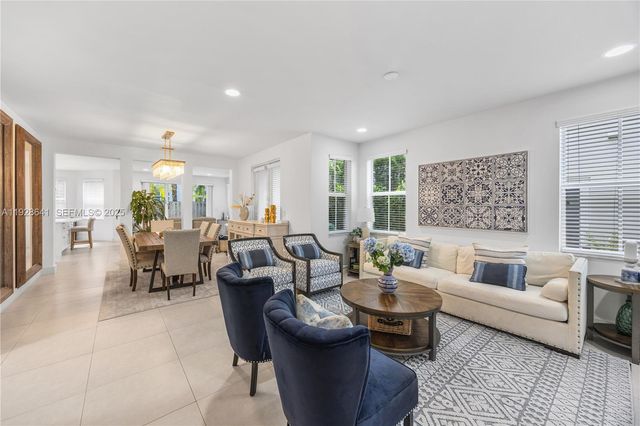 10470 NW 69th Ter 1, Doral, FL 33178