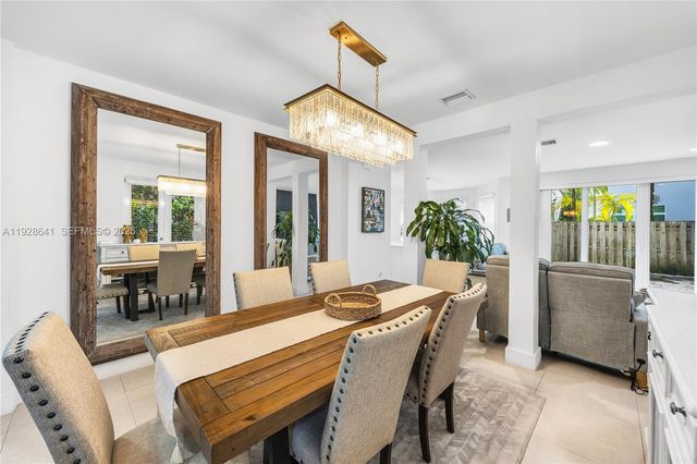 10470 NW 69th Ter 1, Doral, FL 33178