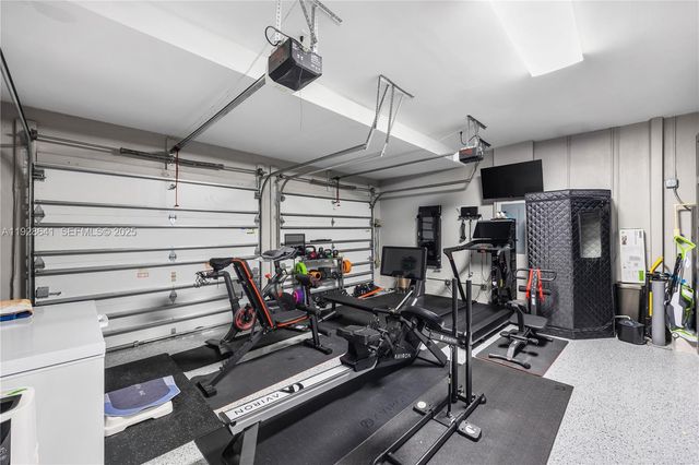 10470 NW 69th Ter 1, Doral, FL 33178