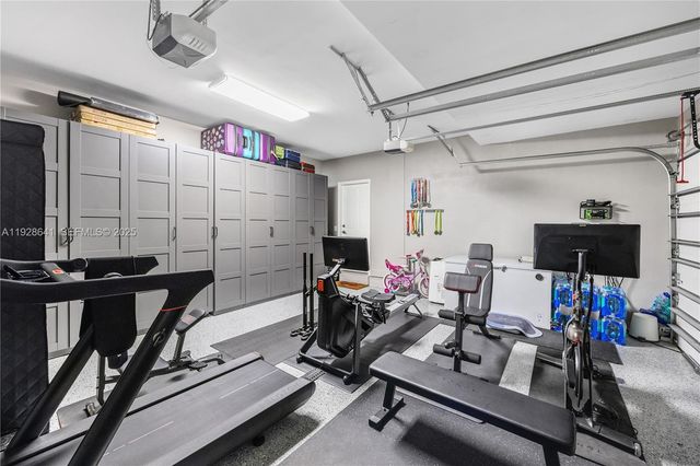 10470 NW 69th Ter 1, Doral, FL 33178