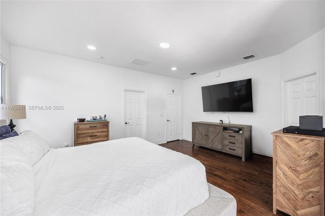 10470 NW 69th Ter 1, Doral, FL 33178