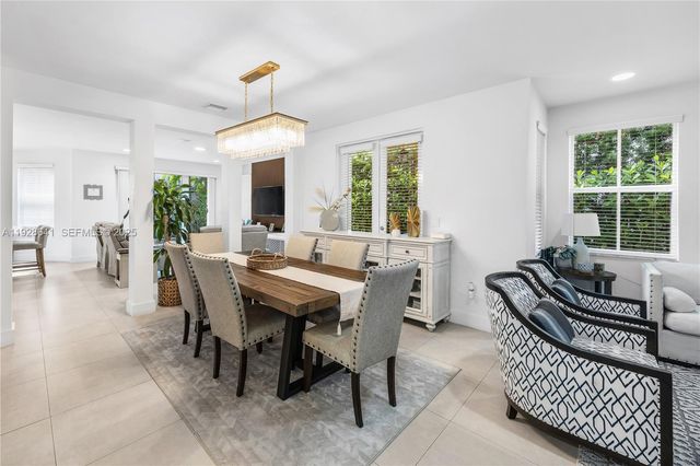 10470 NW 69th Ter 1, Doral, FL 33178