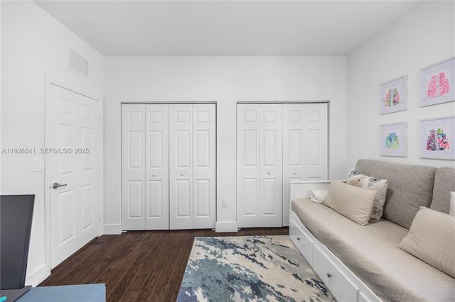 10470 NW 69th Ter 1, Doral, FL 33178