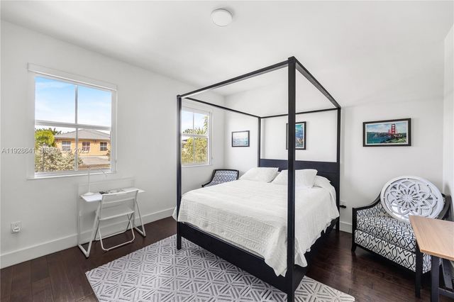 10470 NW 69th Ter 1, Doral, FL 33178