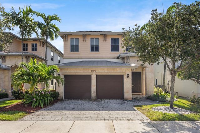 10470 NW 69th Ter 1, Doral, FL 33178