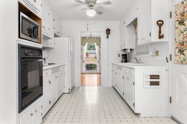 2753 Hillcrest Avenue, Orangeburg, SC 29118