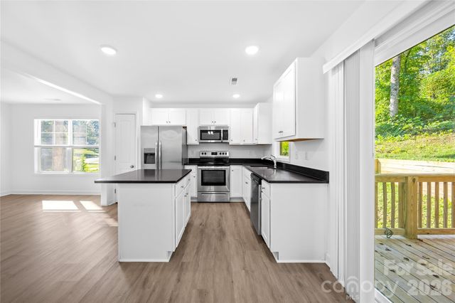 242 Valleybrook Lane, Troutman, NC 28166