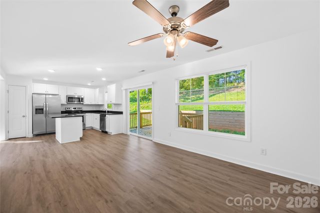 242 Valleybrook Lane, Troutman, NC 28166