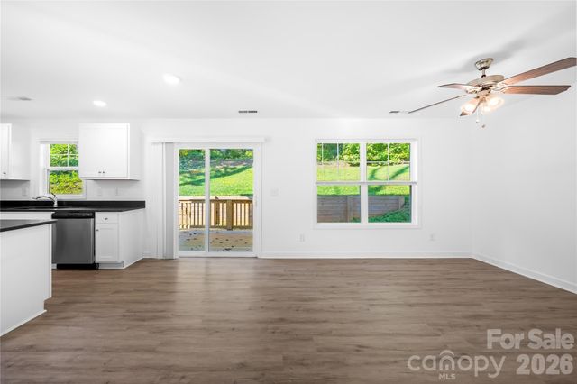 242 Valleybrook Lane, Troutman, NC 28166