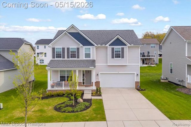 8401 Sharon Drive, White Lake, MI 48386