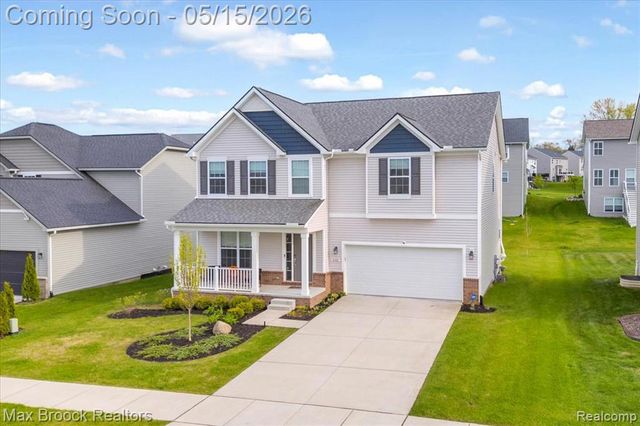 8401 Sharon Drive, White Lake, MI 48386