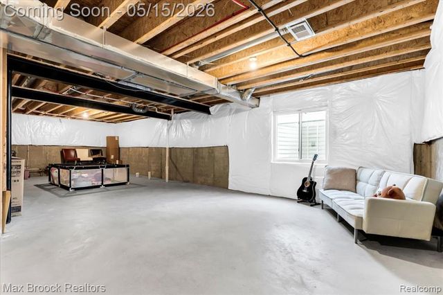 8401 Sharon Drive, White Lake, MI 48386
