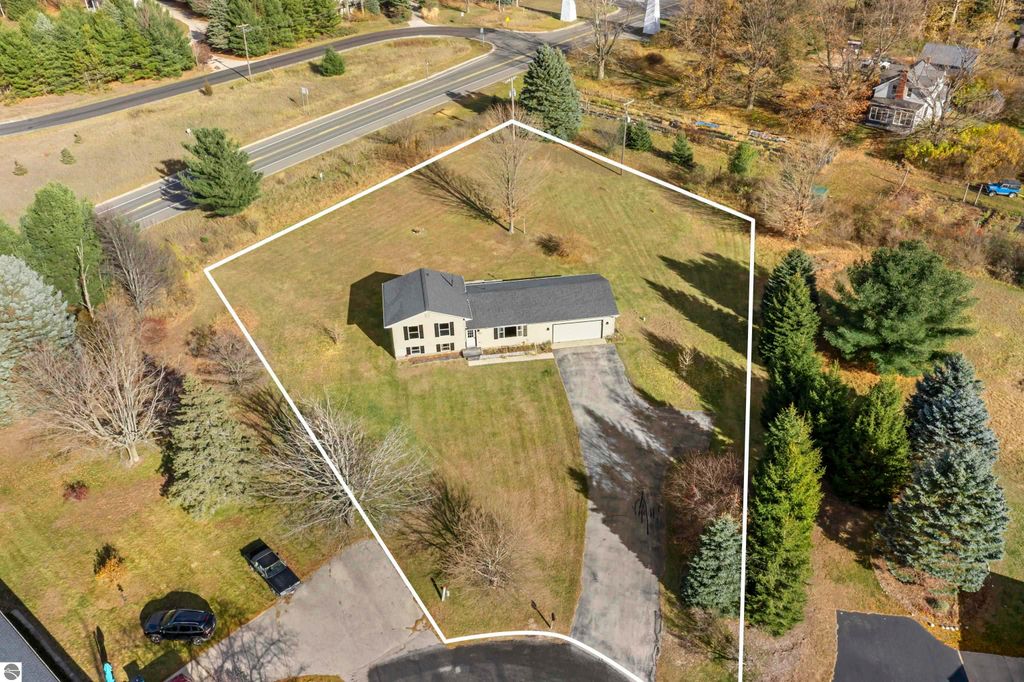 Image 6 of property listing at 1154 Martin Drive, Frankfort, MI 49635