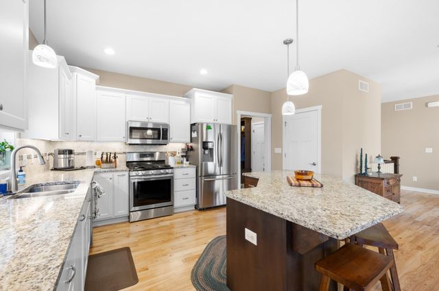 2484 Woodstone Lane SW, Rochester, MN 55902