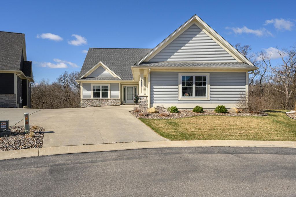 2484 Woodstone Lane SW, Rochester, MN 55902