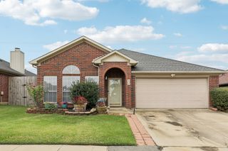 834 Ponselle Drive, Arlington, TX 76001
