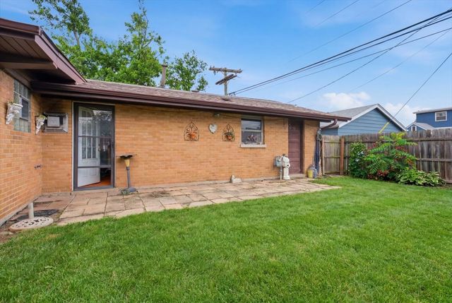 1556 Heidorn Avenue, Westchester, IL 60154