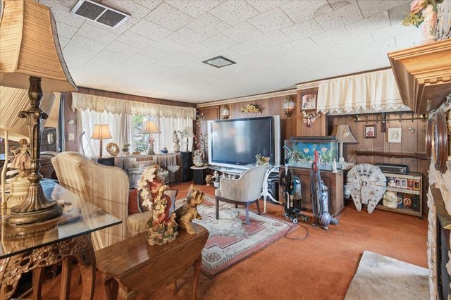 1556 Heidorn Avenue, Westchester, IL 60154