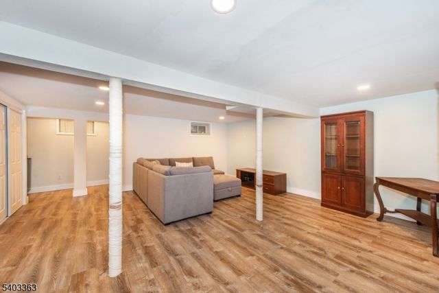 44 Littlewood Ct, Wayne Twp., NJ 07470