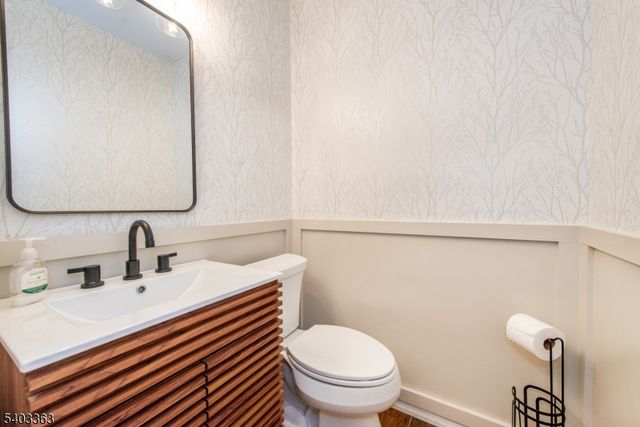 44 Littlewood Ct, Wayne Twp., NJ 07470