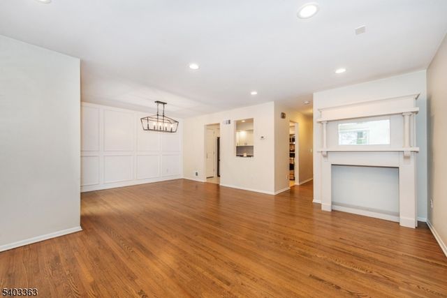 44 Littlewood Ct, Wayne Twp., NJ 07470