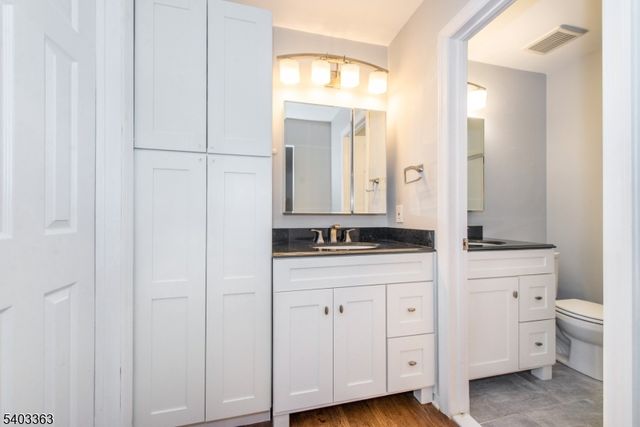 44 Littlewood Ct, Wayne Twp., NJ 07470