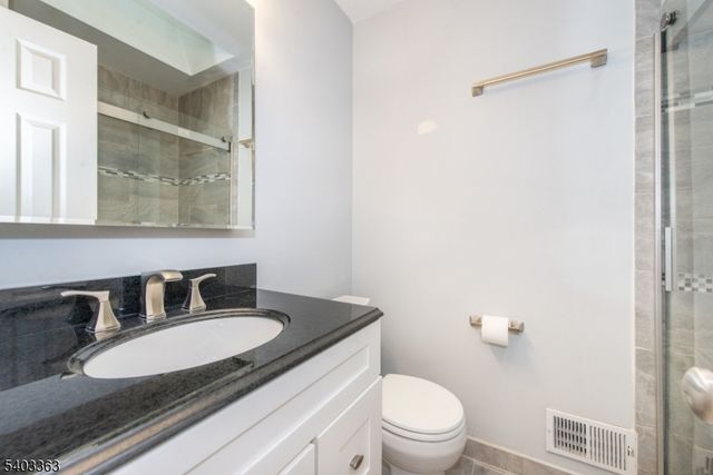 44 Littlewood Ct, Wayne Twp., NJ 07470