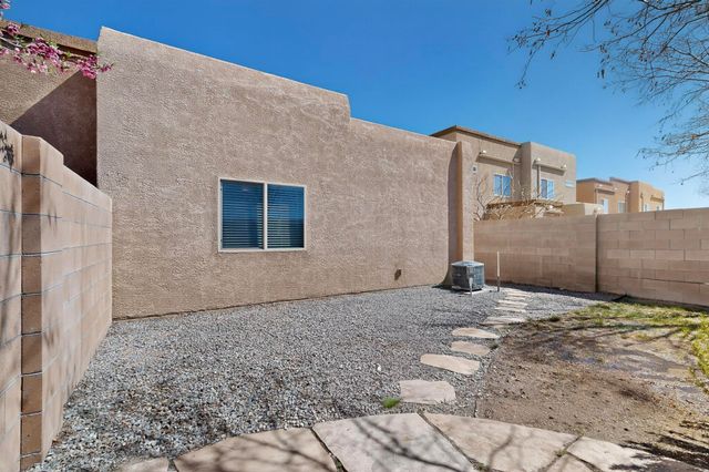 3105 Erratic Street SW, Albuquerque, NM 87121