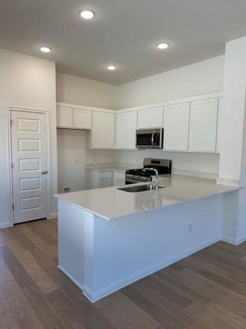 134 Tolo DR, Elgin, TX 78621