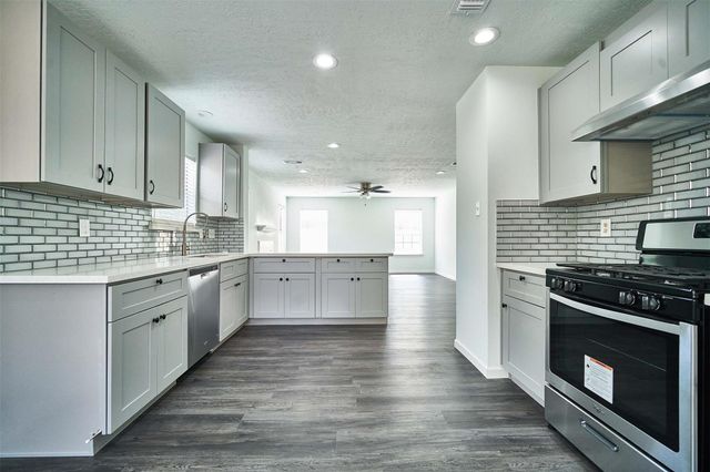 11011 Landsbury Court, Houston, TX 77099