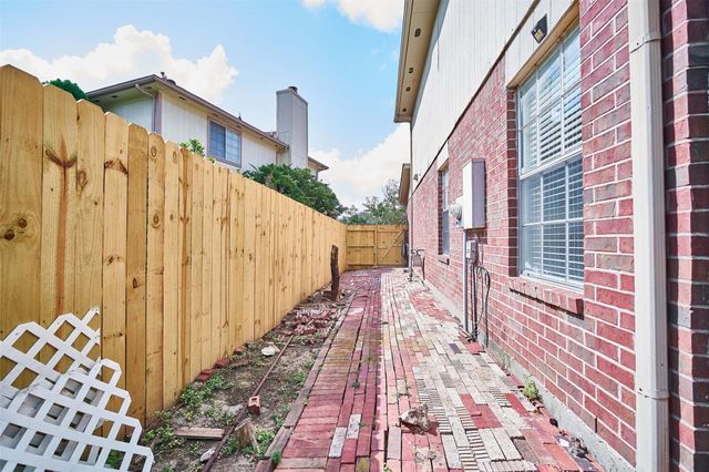 11011 Landsbury Court, Houston, TX 77099