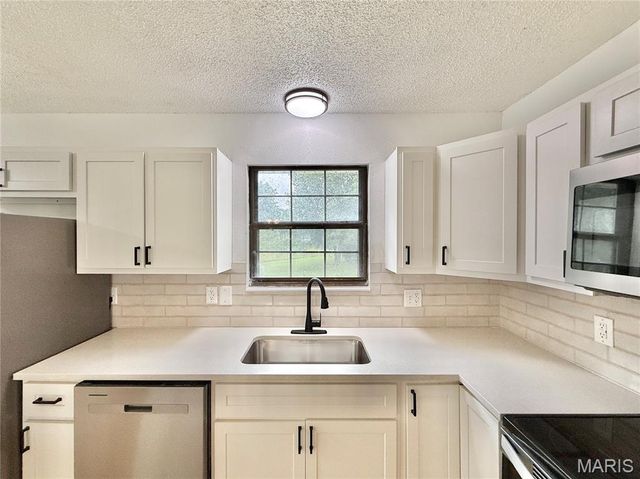 100 Pelican Drive, Park Hills, MO 63601