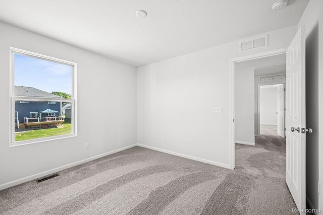 378 Edge Brook, Holly Township, MI 48442