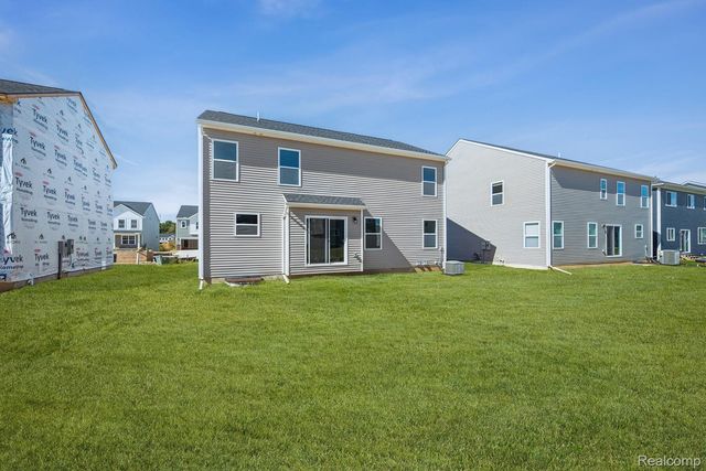 378 Edge Brook, Holly Township, MI 48442