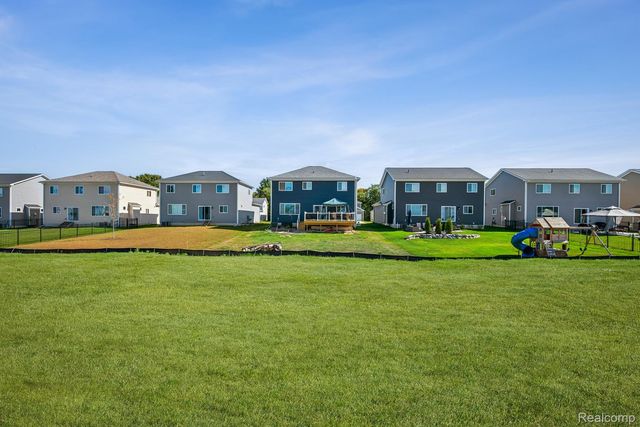 378 Edge Brook, Holly Township, MI 48442