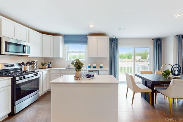 378 Edge Brook, Holly Township, MI 48442