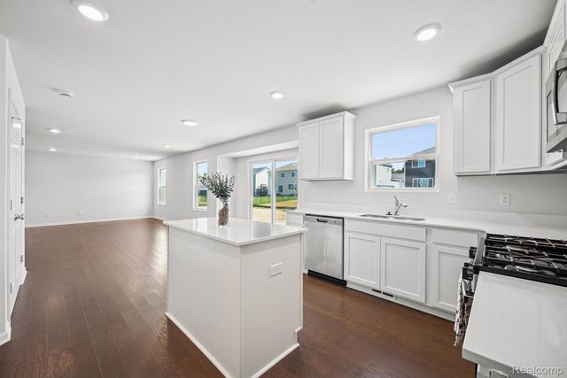 378 Edge Brook, Holly Township, MI 48442