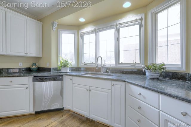 2007 Mapleridge Road, Rochester Hills, MI 48309