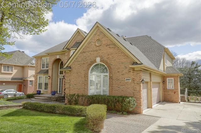 2007 Mapleridge Road, Rochester Hills, MI 48309