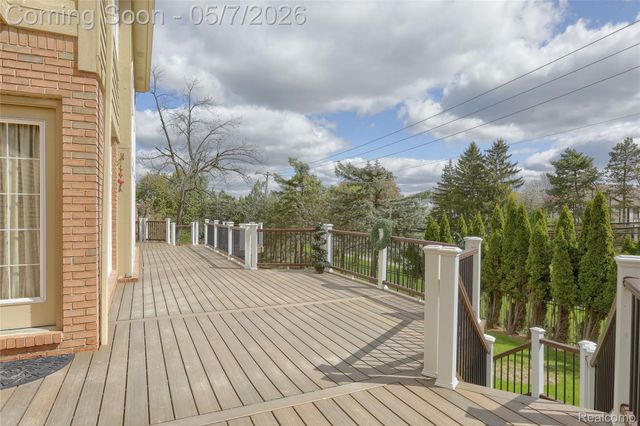 2007 Mapleridge Road, Rochester Hills, MI 48309