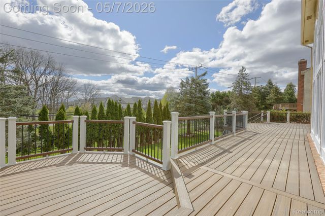 2007 Mapleridge Road, Rochester Hills, MI 48309