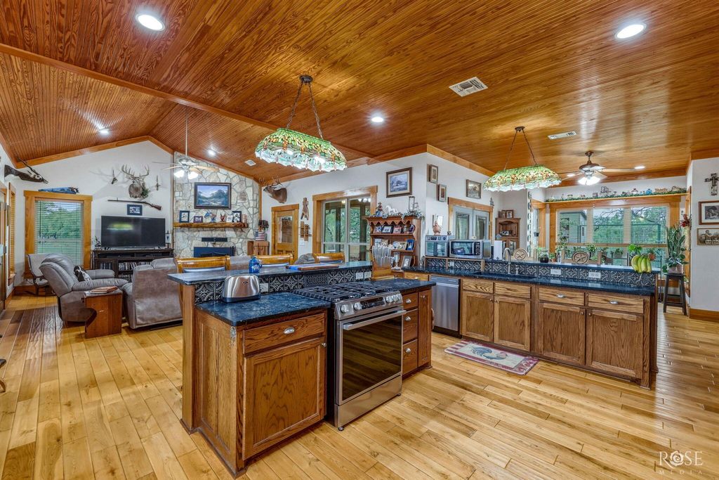 Image 17 of property listing at 10275 W Carlsbad Loop, Carlsbad, TX 76934