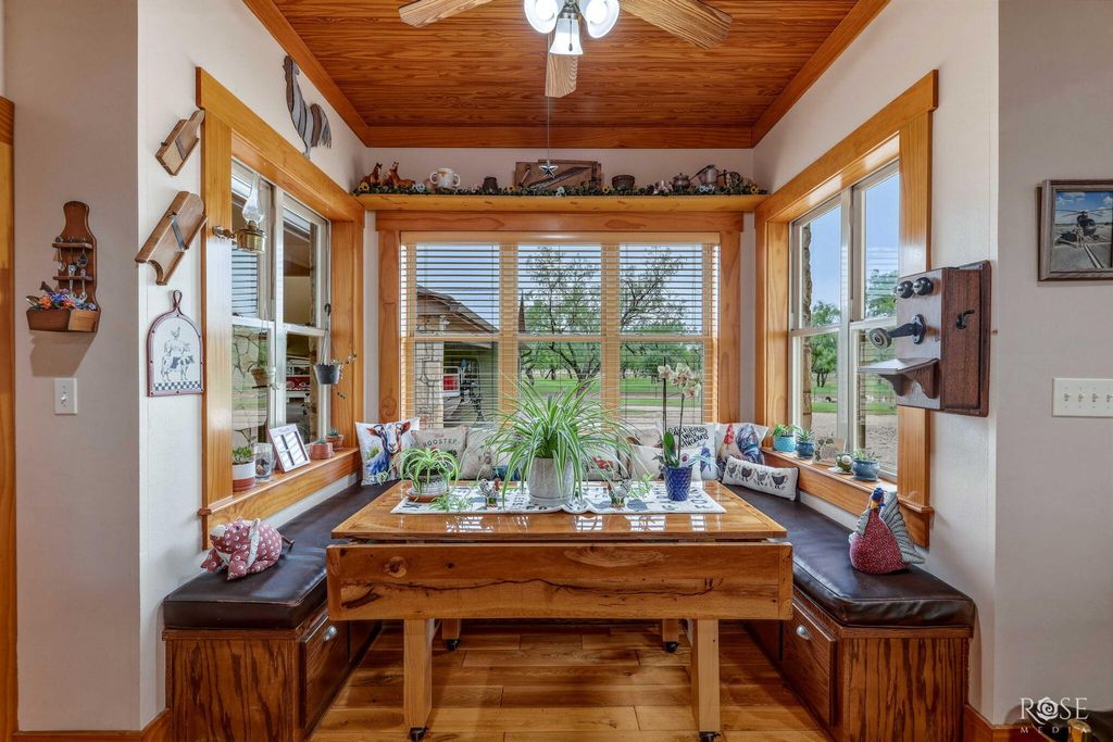Image 19 of property listing at 10275 W Carlsbad Loop, Carlsbad, TX 76934
