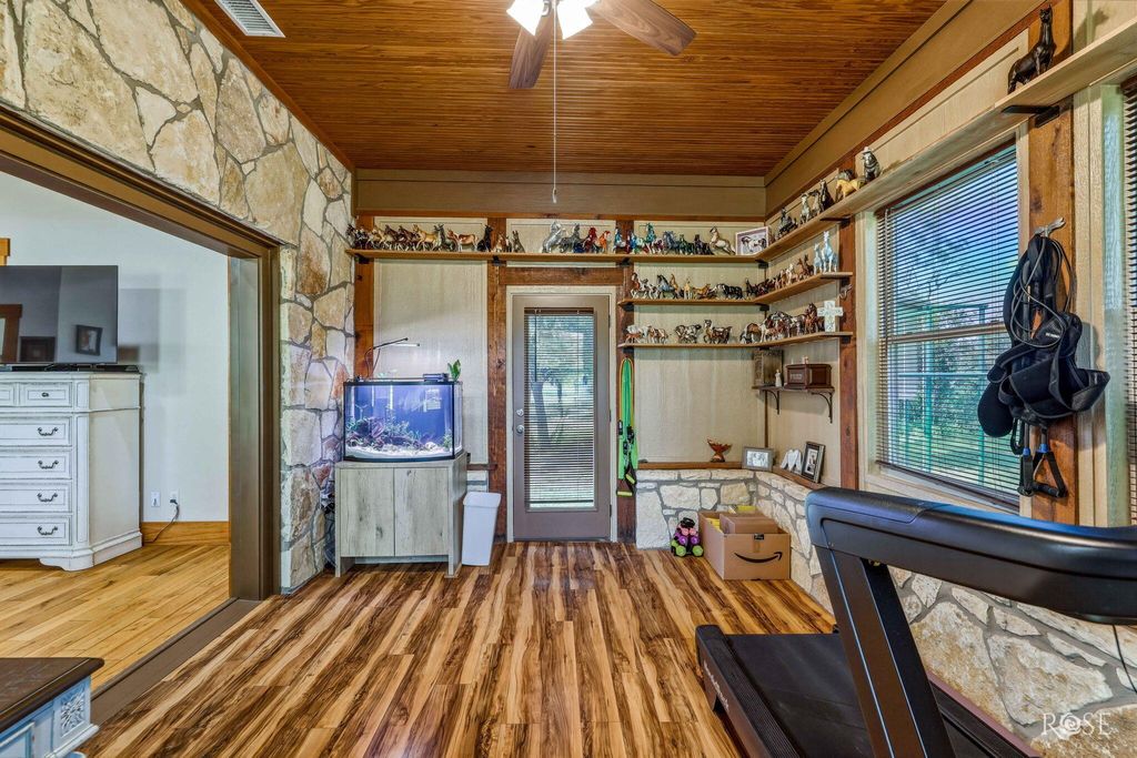 Image 30 of property listing at 10275 W Carlsbad Loop, Carlsbad, TX 76934