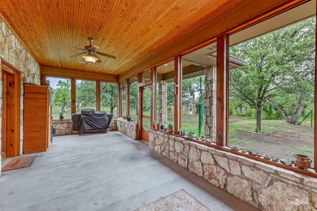 Image 44 of property listing at 10275 W Carlsbad Loop, Carlsbad, TX 76934