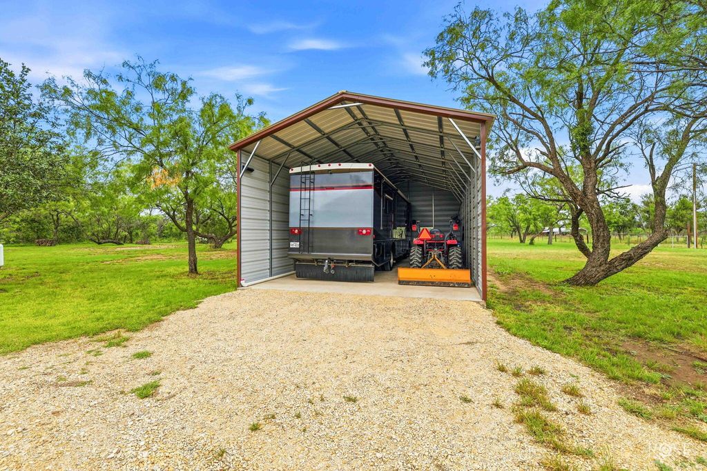 Image 46 of property listing at 10275 W Carlsbad Loop, Carlsbad, TX 76934
